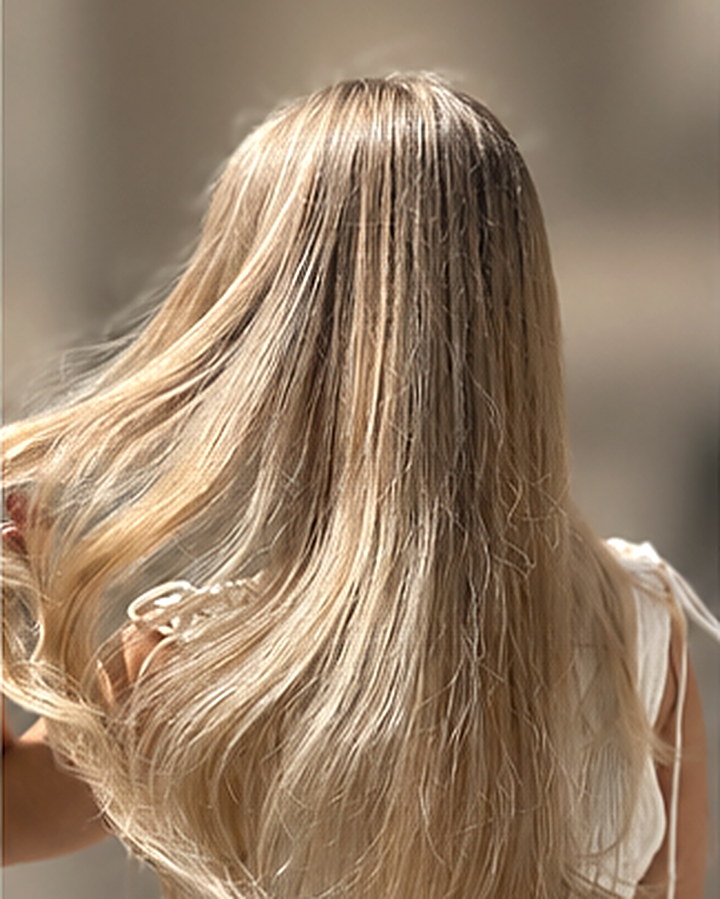 Solblond balayage med bevægelse