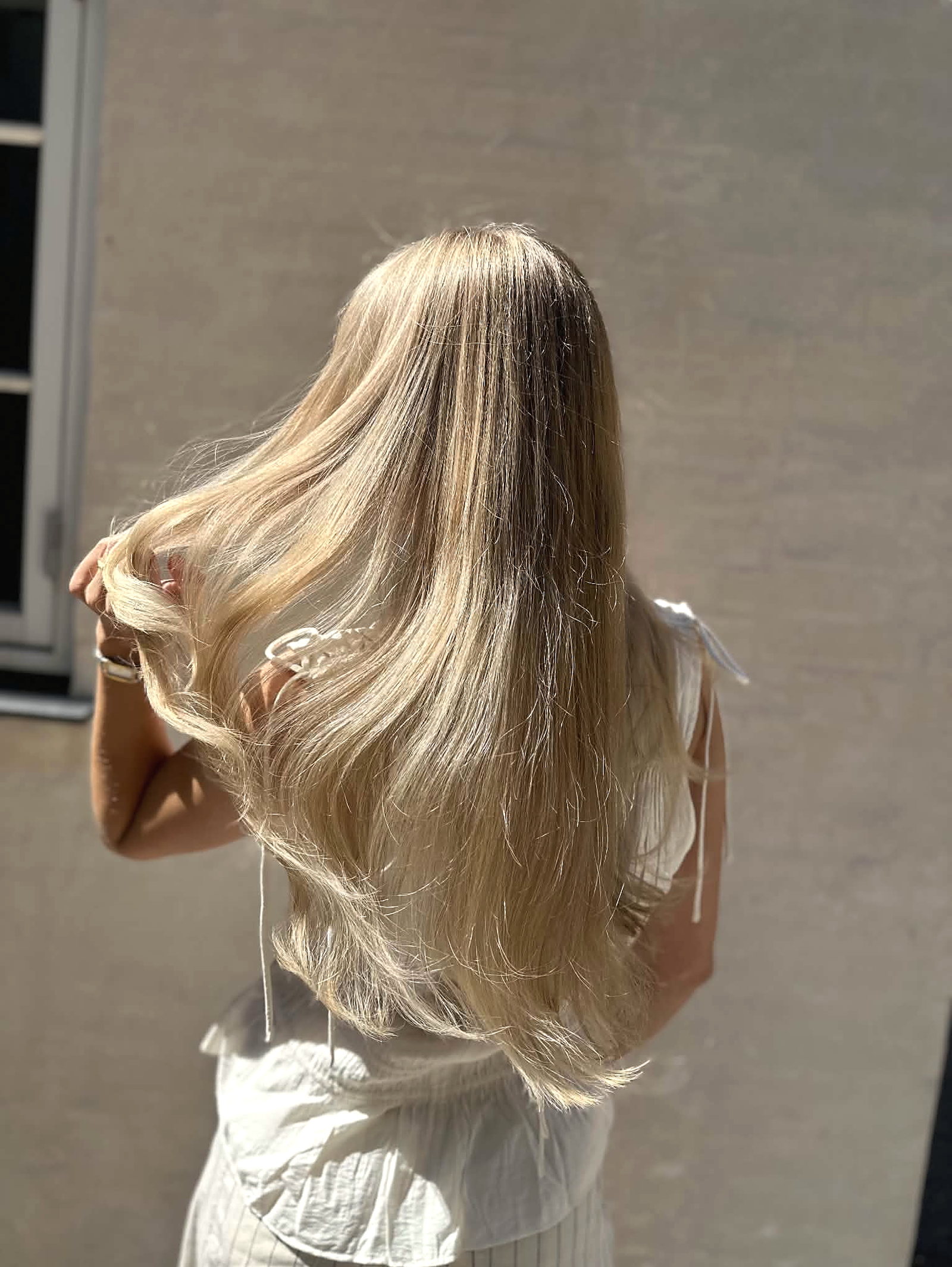 Blond balayage sat hos Katrine De Witt, frisør på Vesterbro